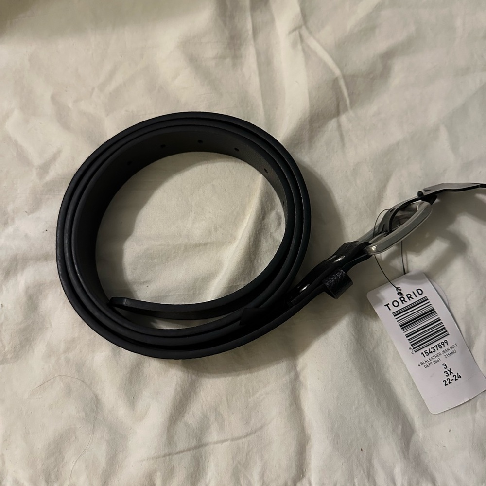 TORRID BRAND NEW BELT 22-24